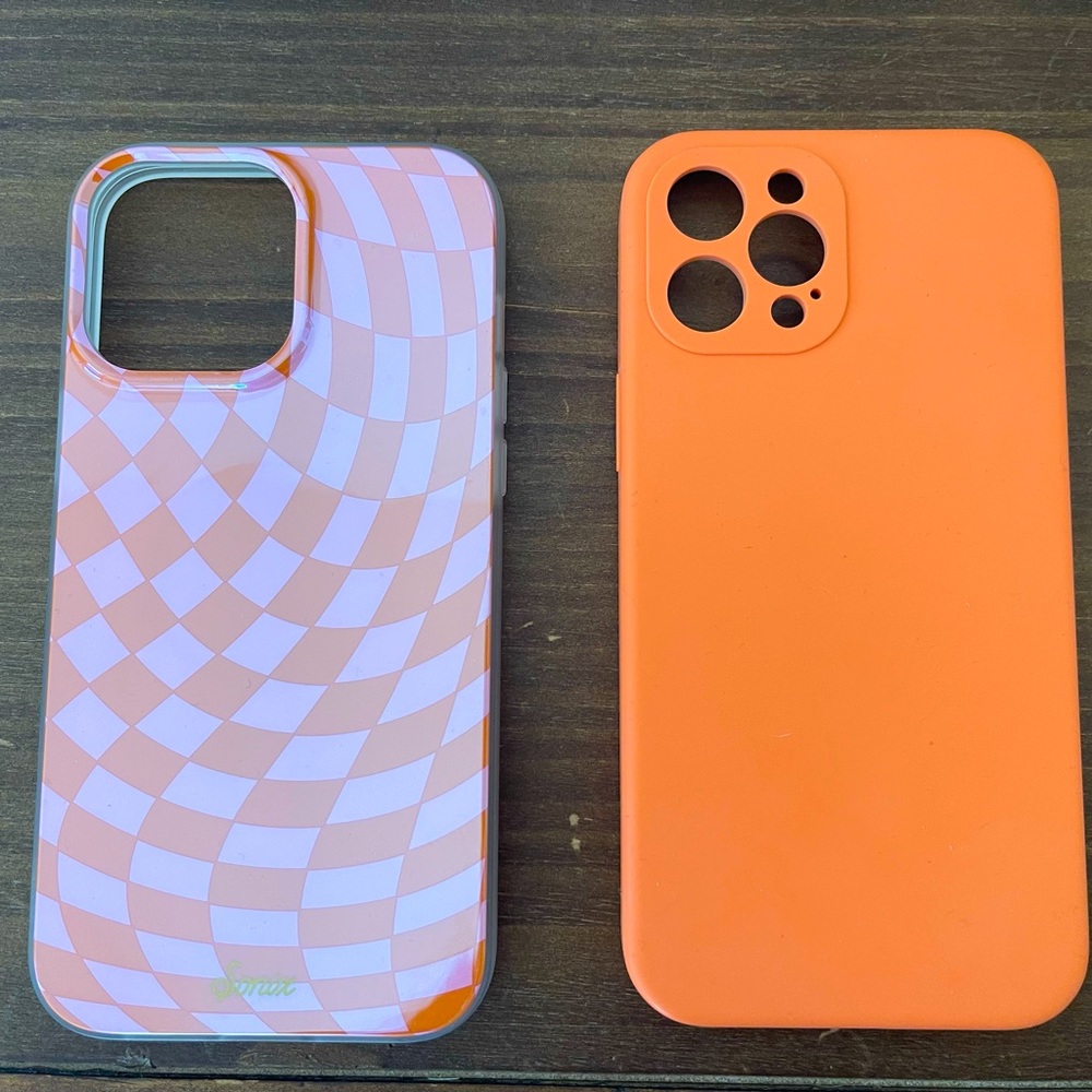 2 iPhone 12 max pro phone cases